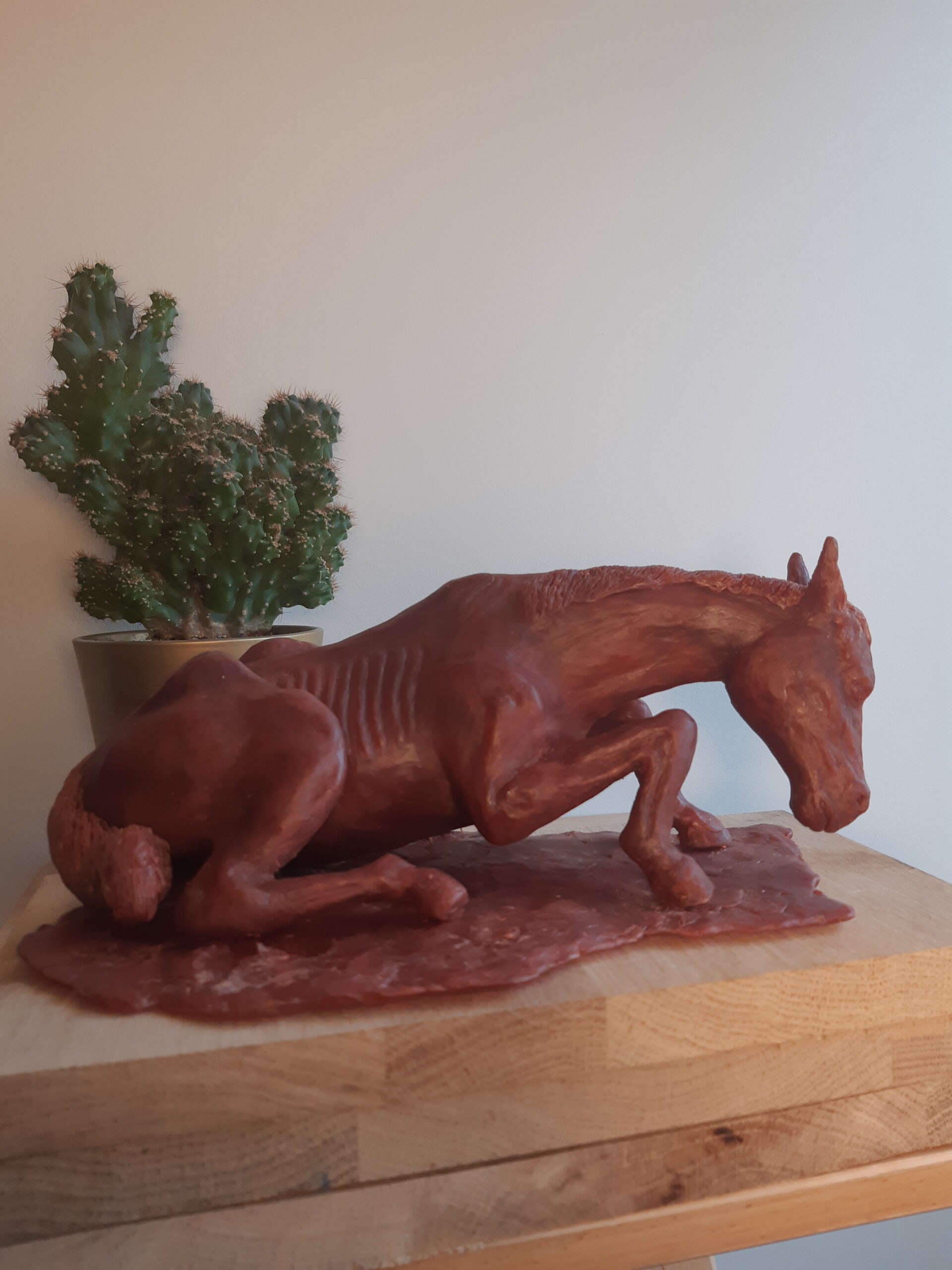 Sculpture de Patrick Voisin Le vieux cheval - Cire perdue 12 cm, L : 27 cm, p : 13 cm